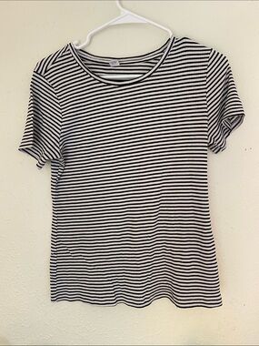 Old Navy Black & White Striped Short Sleeve Tee